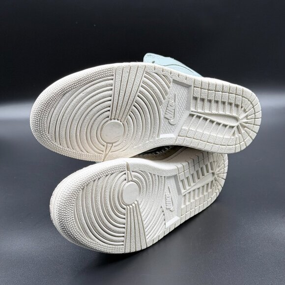 Wmns Air Jordan 1 Retro High Premium 'Mica Green' - Picture 8 of 10